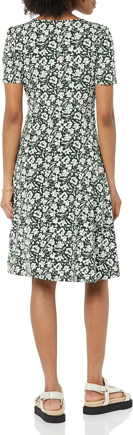 Amazon Essentials Women's Short Sleeve V-Neck Gathered Fit and Flare Dress