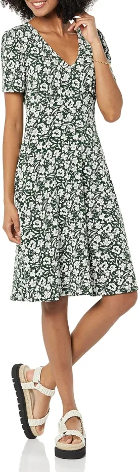Amazon Essentials Women's Short Sleeve V-Neck Gathered Fit and Flare Dress