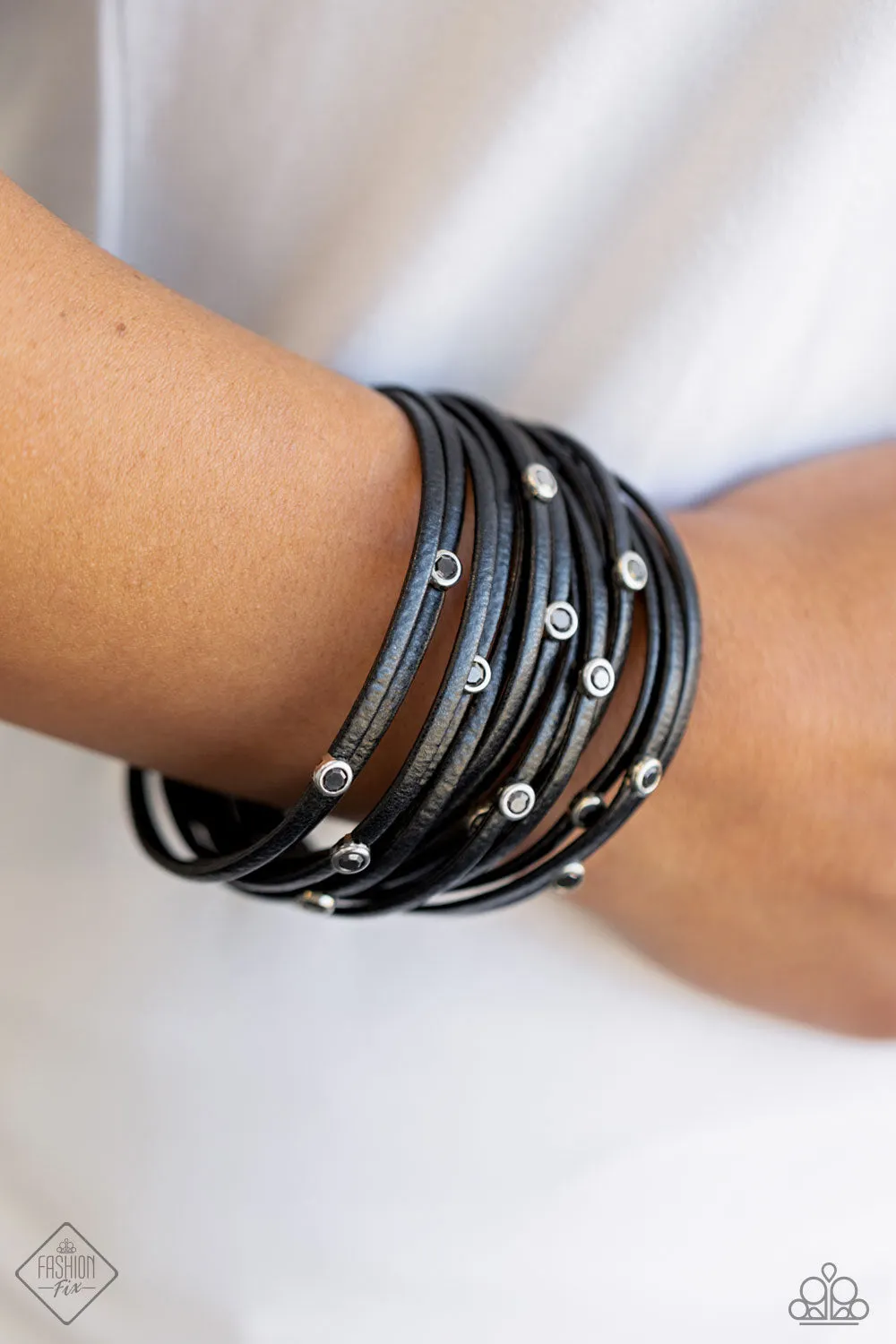 PAPARAZZI Fearlessly Layered - Black