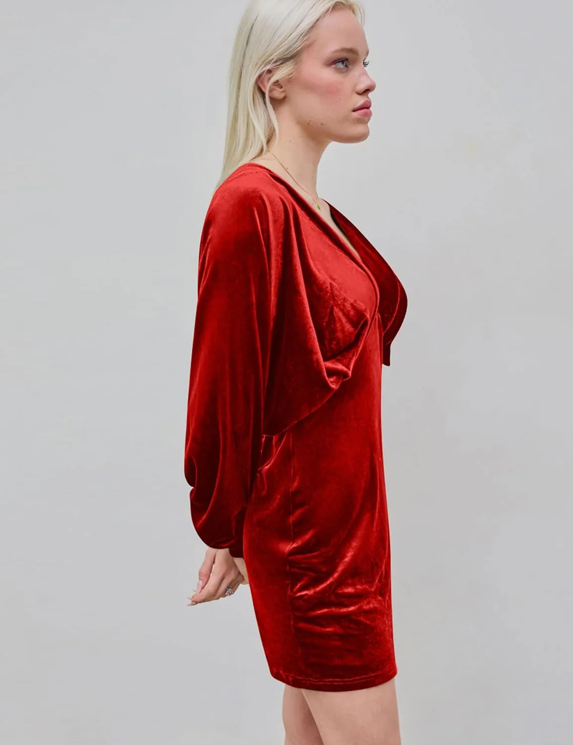 YMDUCH Women's Elegant Deep V Neck Long Sleeve Batwing Bodycon Velvet Mini Party Club Dress